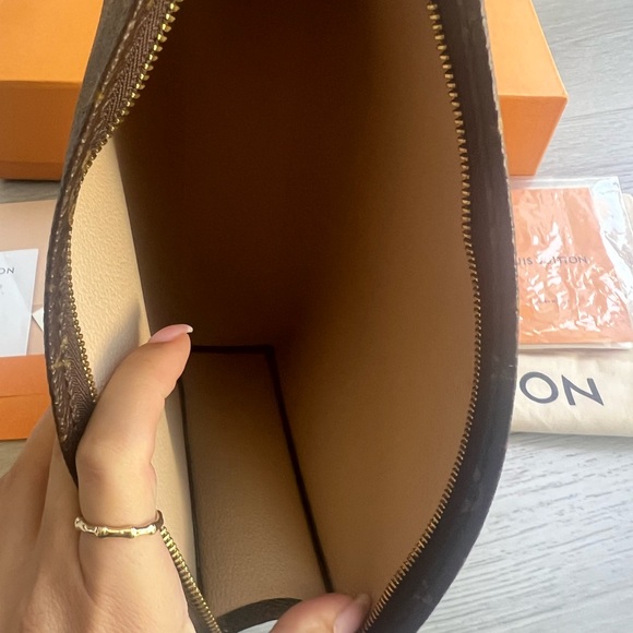 Louis Vuitton toiletry 26 Game on pouch - Picture 9 of 11